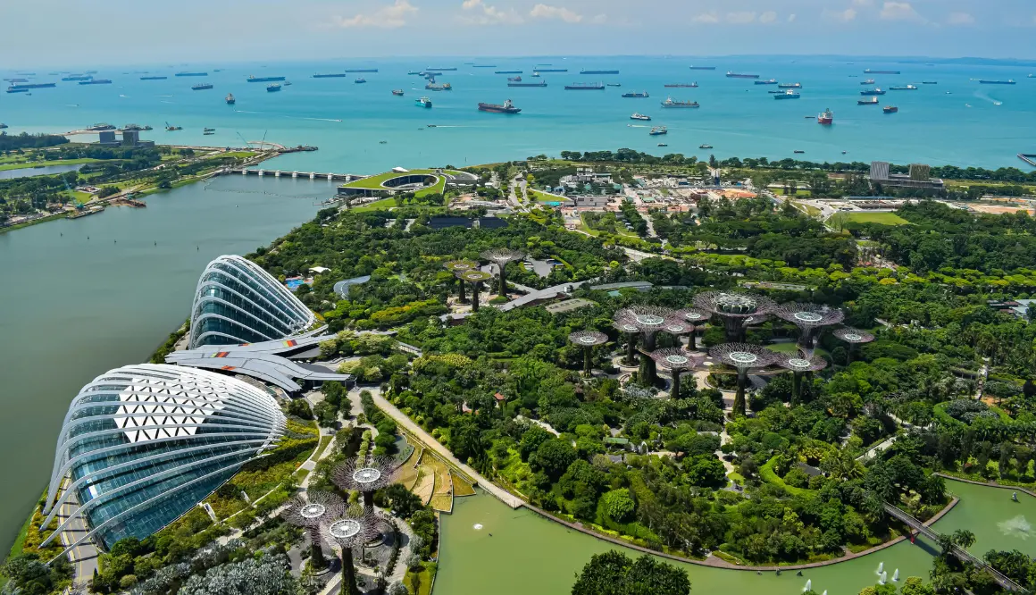 Viva o melhor do Sudeste Asiático em 14 dias inesquecíveis entre templos, ilhas paradisíacas e a modernidade vibrante de Singapura!