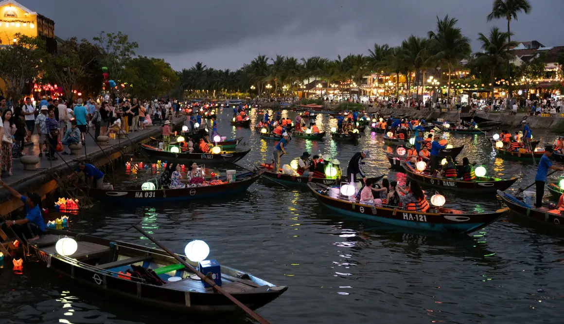 Pacote 12 dias Tailândia + Vietnã: viagem inesquecível pelos templos, praias e culturas vibrantes do Sudeste Asiático.