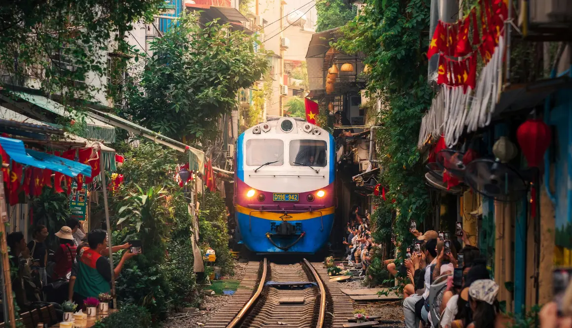 Pacote 12 dias Tailândia + Vietnã: viagem inesquecível pelos templos, praias e culturas vibrantes do Sudeste Asiático.