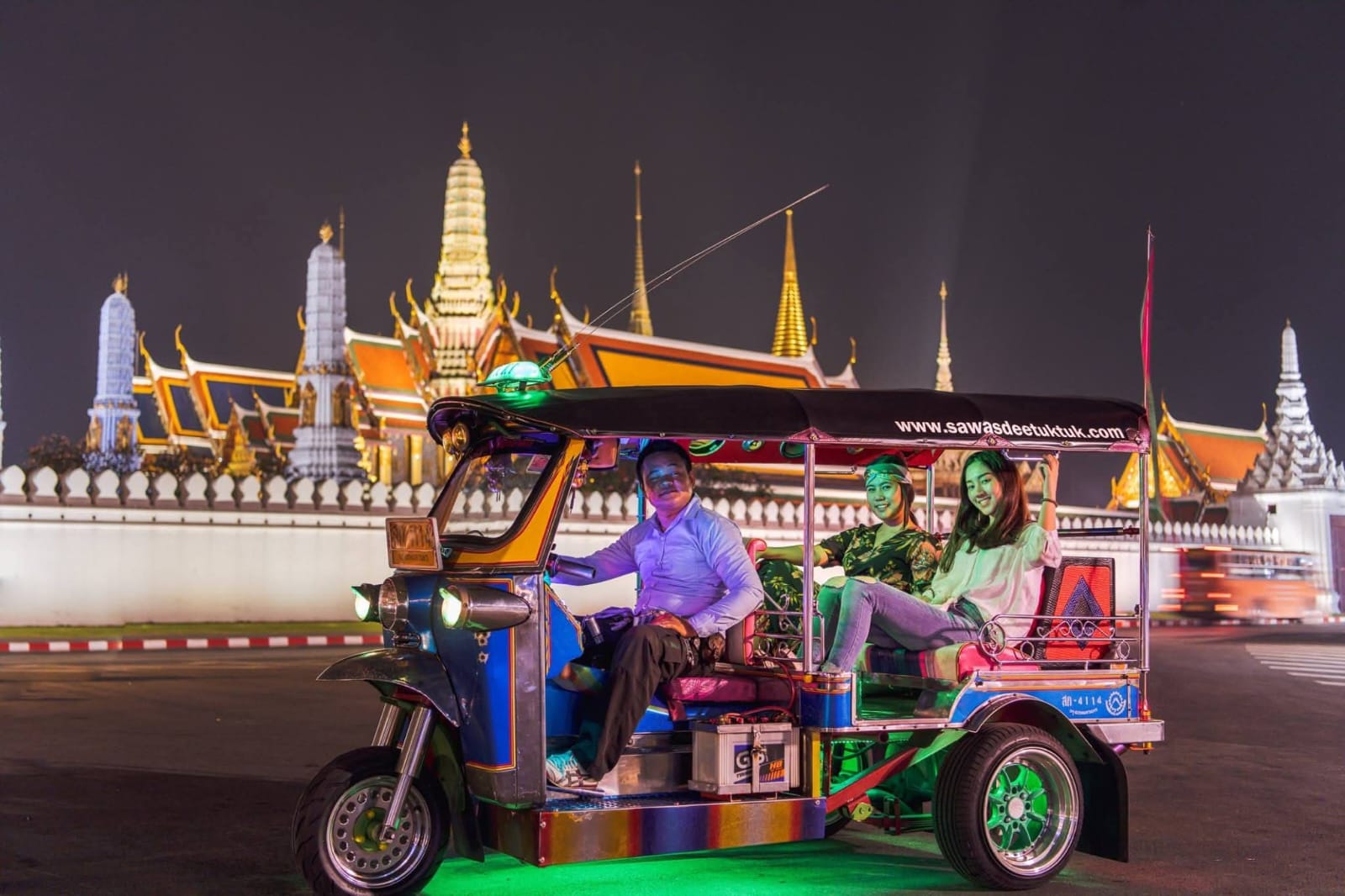 Ilustração do Excursión Nocturna en Tuk Tuk por Bangkok