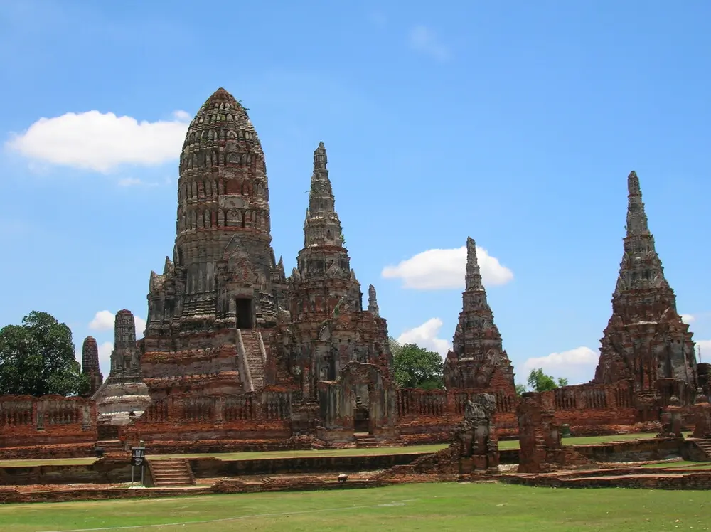Ruínas históricas dos antigos templos de Ayutthaya, na Tailândia, Patrimônio Mundial da UNESCO.