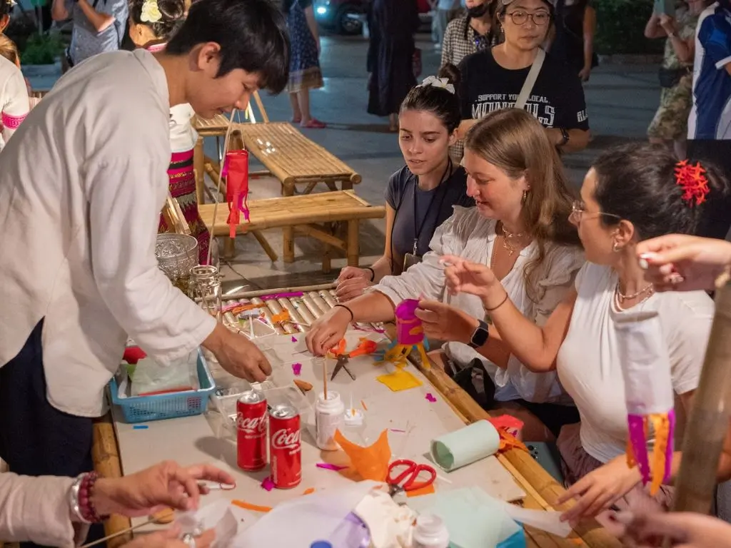 Festival das Lanternas em Chiang Mai: como participar das celebrações públicas e gratuitas